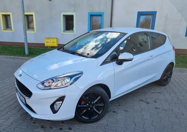 ford fiesta brzostek Ford Fiesta cena 36900 przebieg: 61500, rok produkcji 2018 z Brzostek